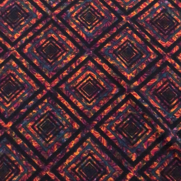 Geometric Patterned Lularoe Irma - Picture 2 of 4